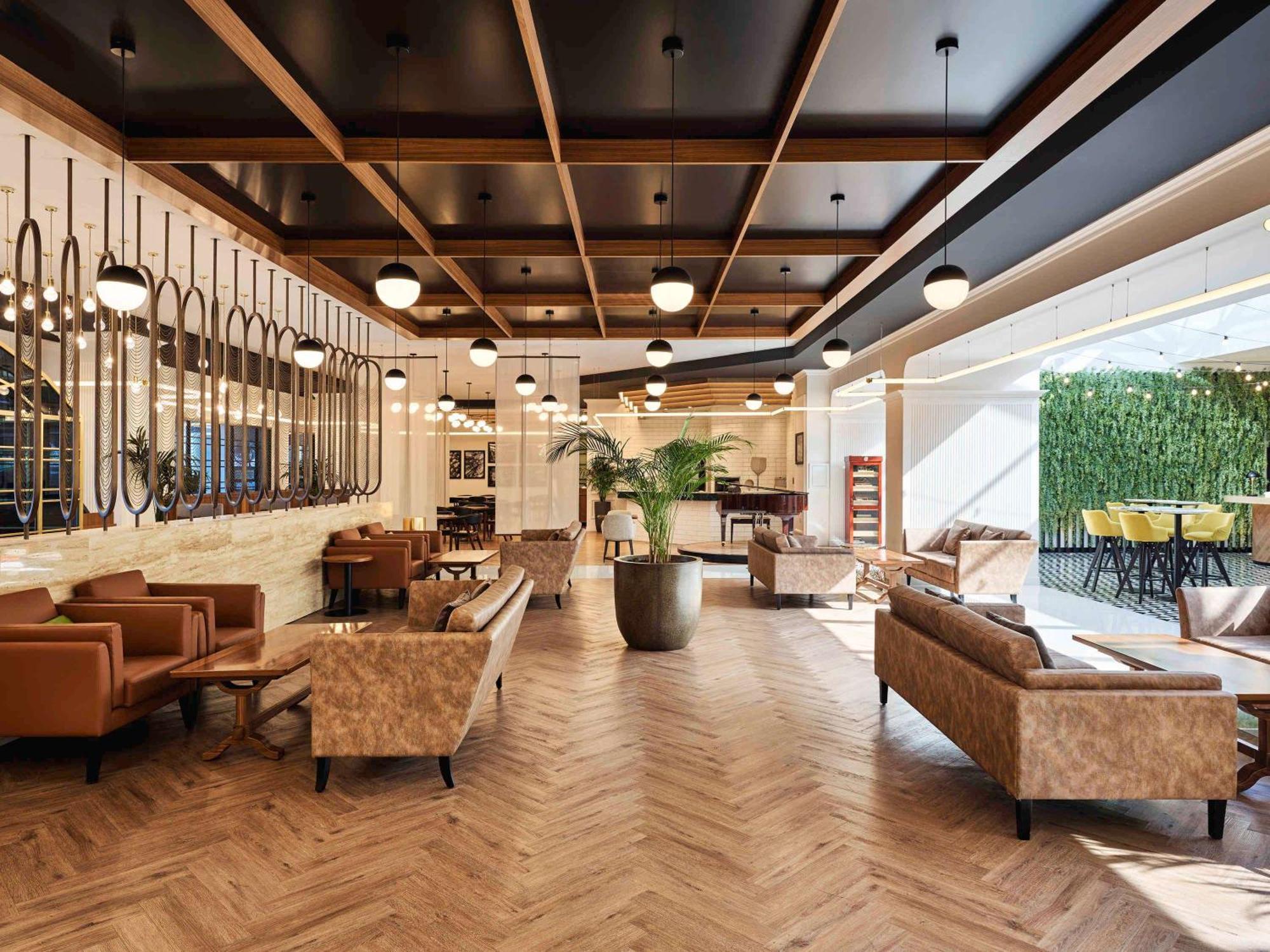 Fairmont Bab Al Bahr Hotel Abu Dhabi Exterior foto The lounge at the airport
